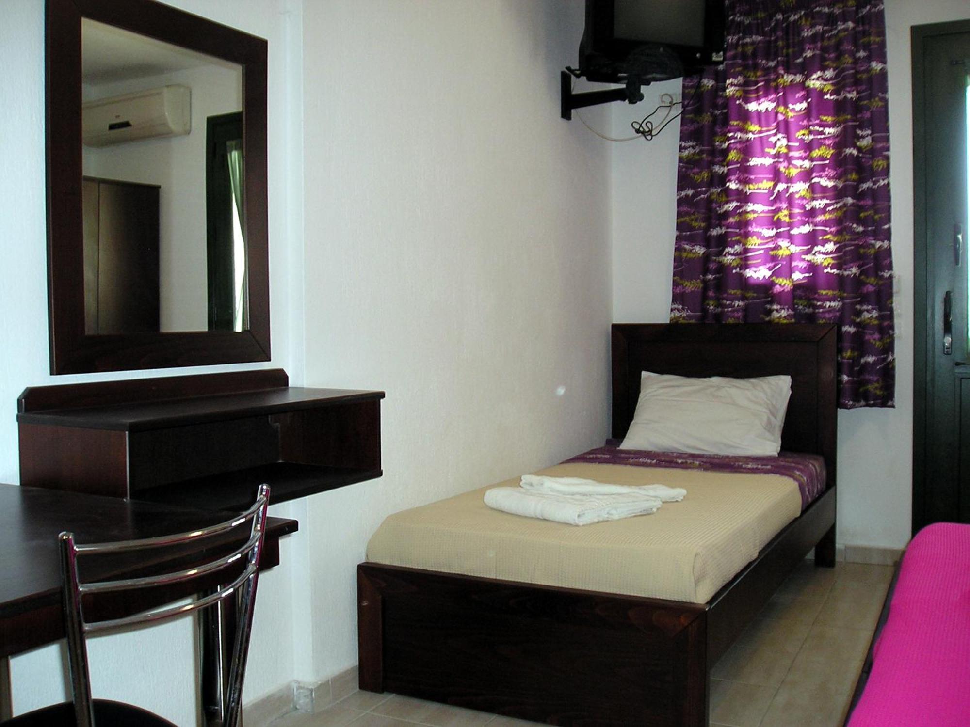 Golden Beach Inn Chrysi Ammoudia Habitación foto
